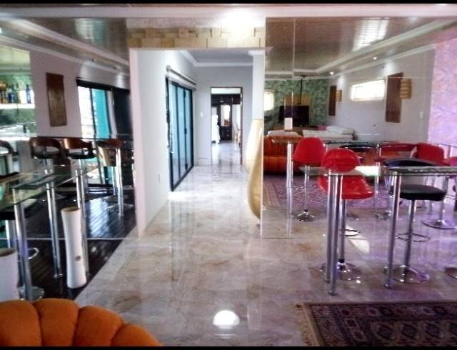 6 BEDROOM APARTMENT FOR SALE IN UMGABABA